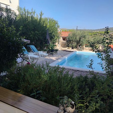 Vacation House Milka Milna  Exterior photo