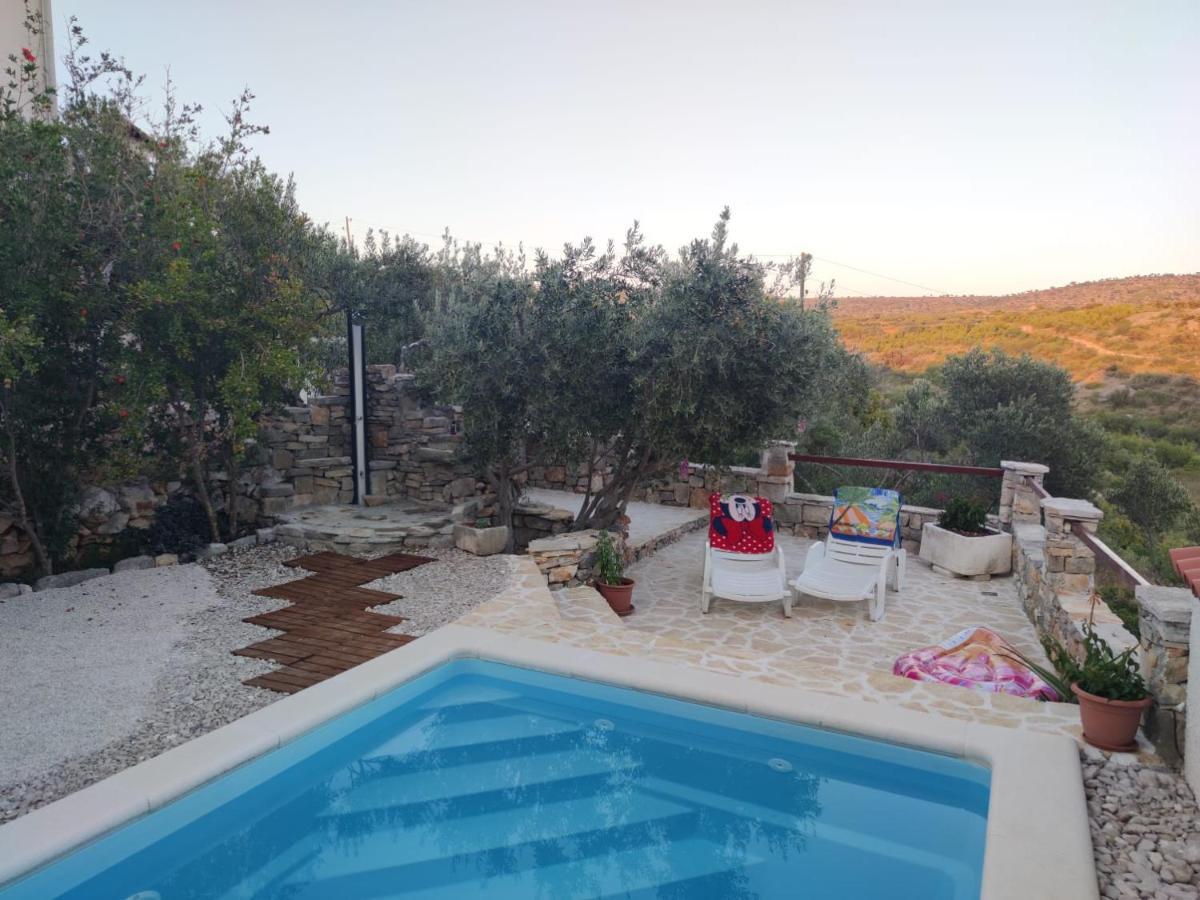 Vacation House Milka Milna  Exterior photo
